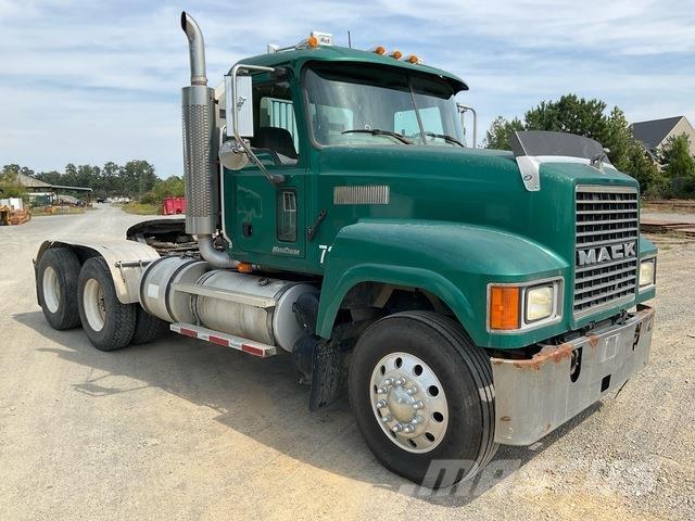 Mack CHN613 Truck Tractor Units