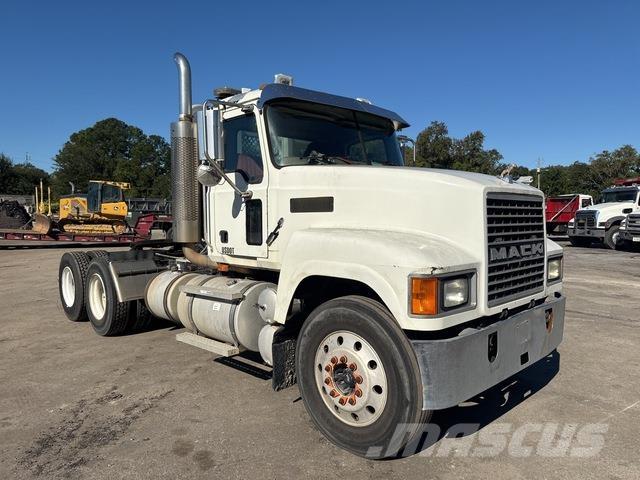 Mack CHN613 Truck Tractor Units