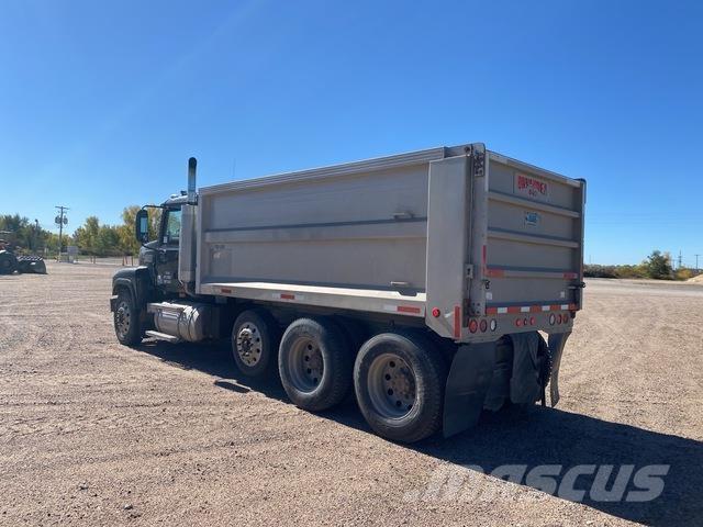 Mack CHN613 Tipper trucks