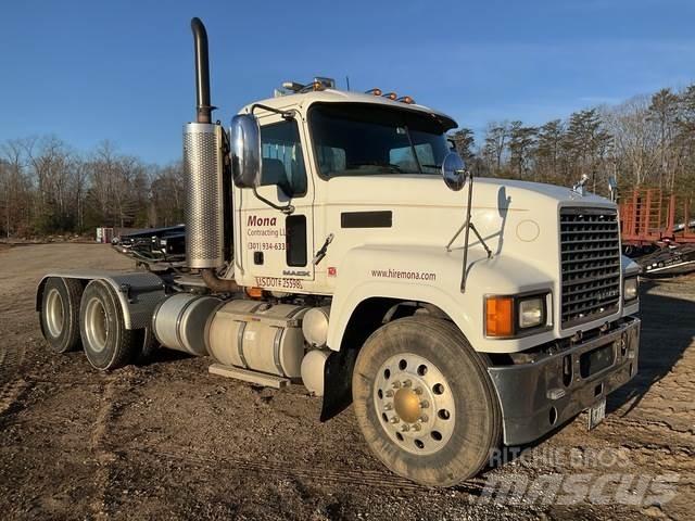 Mack CHU613 Truck Tractor Units