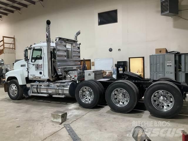 Mack CHU613 Truck Tractor Units