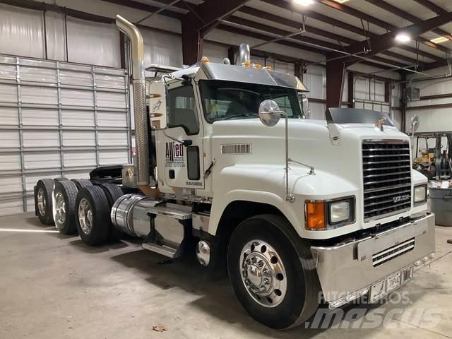 Mack CHU613 Truck Tractor Units