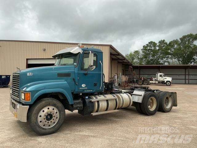 Mack CHU613 Truck Tractor Units