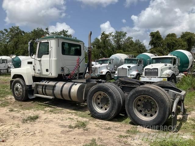 Mack CHU613 Truck Tractor Units
