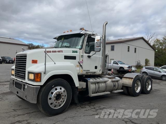 Mack CHU613 Truck Tractor Units