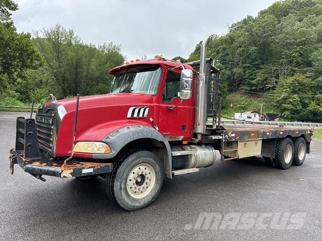 Mack CT713 Recovery vehicles