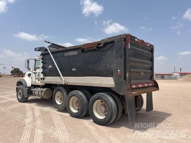 Mack CTP713 Tipper trucks