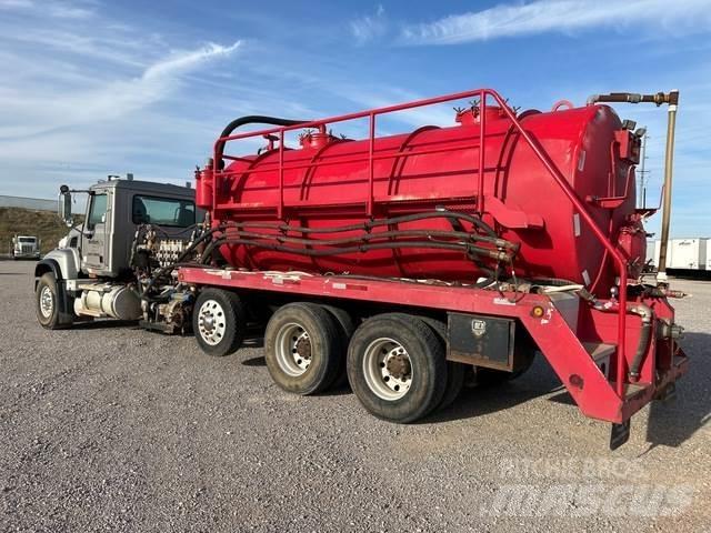 Mack CV713 Other