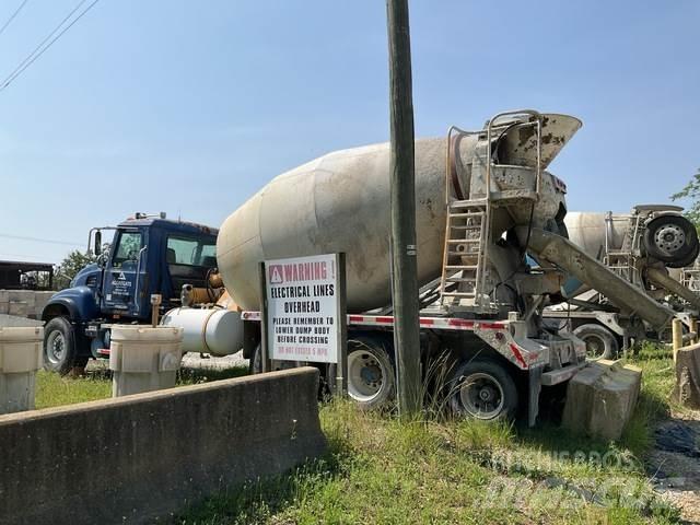 Mack CV713 Other trucks