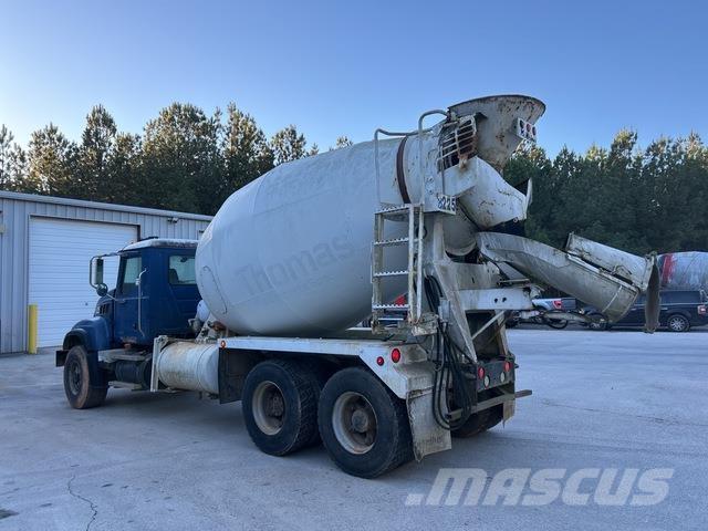 Mack CV713 Other trucks