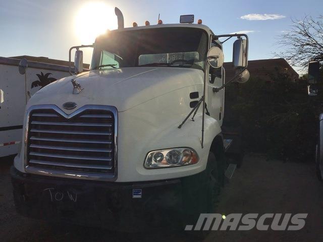 Mack CXN612 Truck Tractor Units