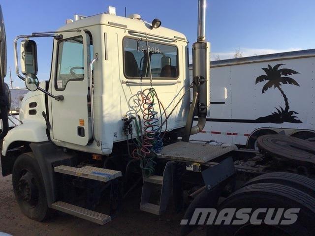Mack CXN612 Truck Tractor Units