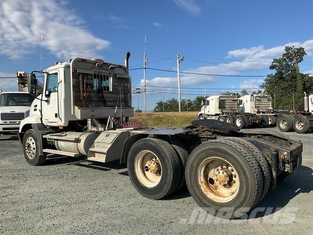 Mack CXN613 Truck Tractor Units