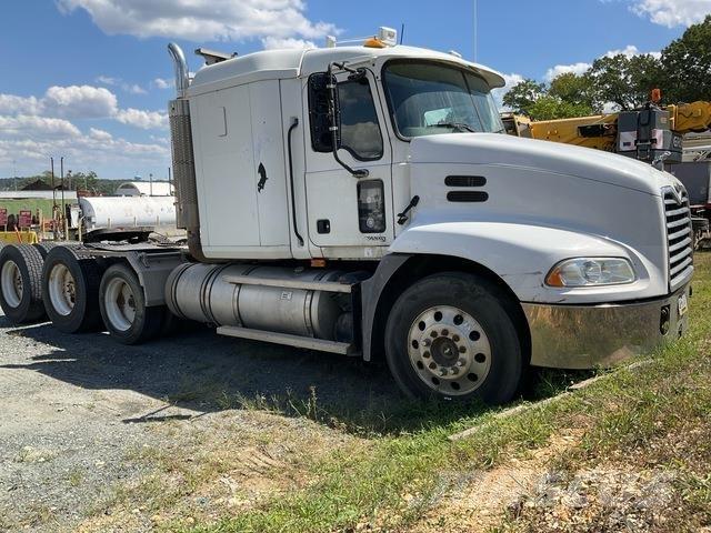 Mack CXN613 Truck Tractor Units