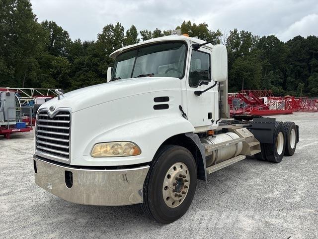 Mack CXN613 Truck Tractor Units