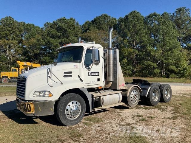Mack CXN613 Truck Tractor Units
