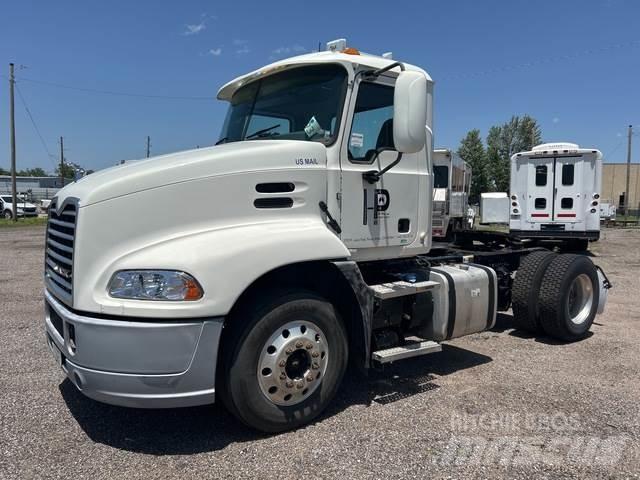 Mack CXU612 Truck Tractor Units