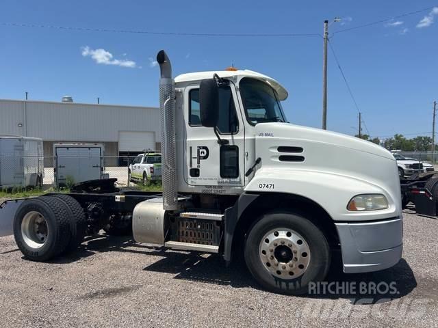 Mack CXU612 Truck Tractor Units