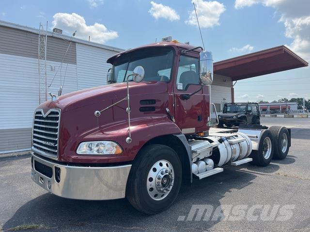 Mack CXU612 Truck Tractor Units