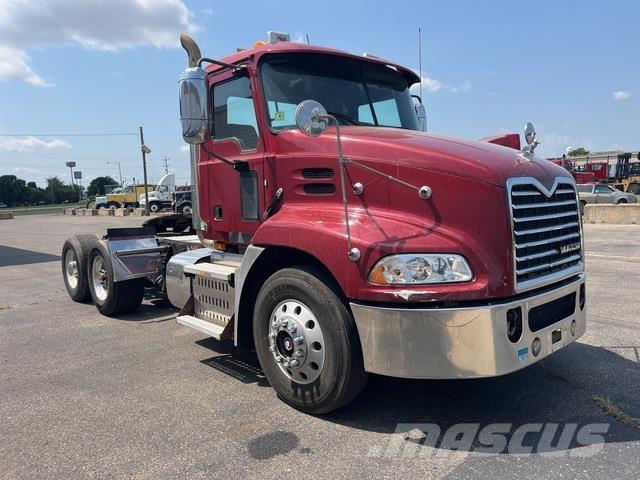 Mack CXU612 Truck Tractor Units