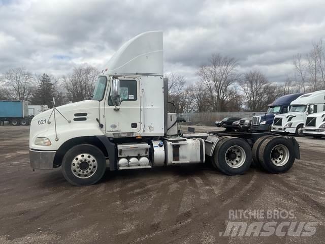 Mack CXU613 Truck Tractor Units