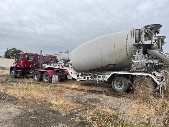 Mack CXU613 Truck Tractor Units