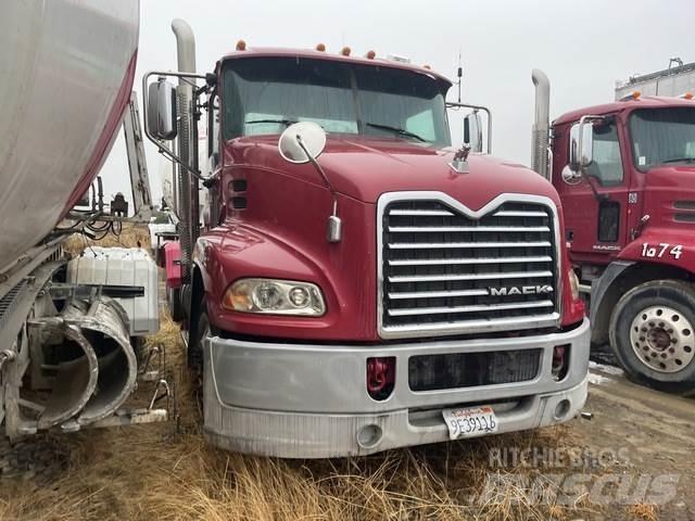 Mack CXU613 Truck Tractor Units