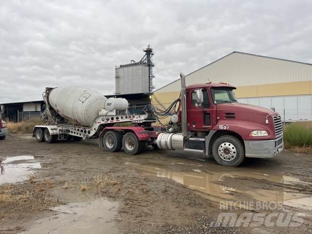 Mack CXU613 Truck Tractor Units