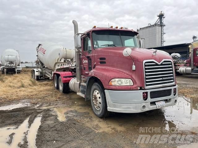 Mack CXU613 Truck Tractor Units