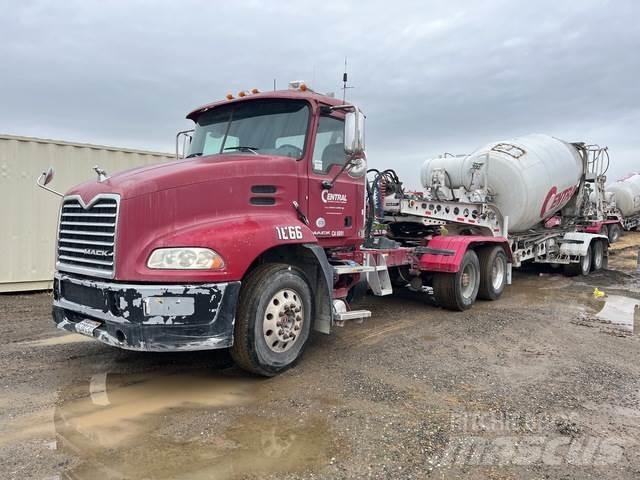 Mack CXU613 Truck Tractor Units