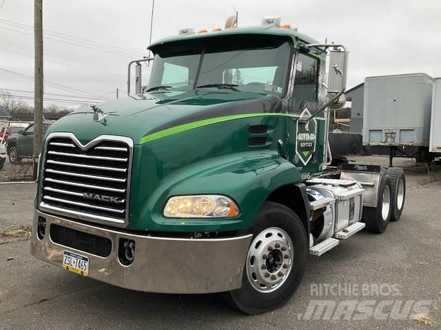 Mack CXU613 Truck Tractor Units