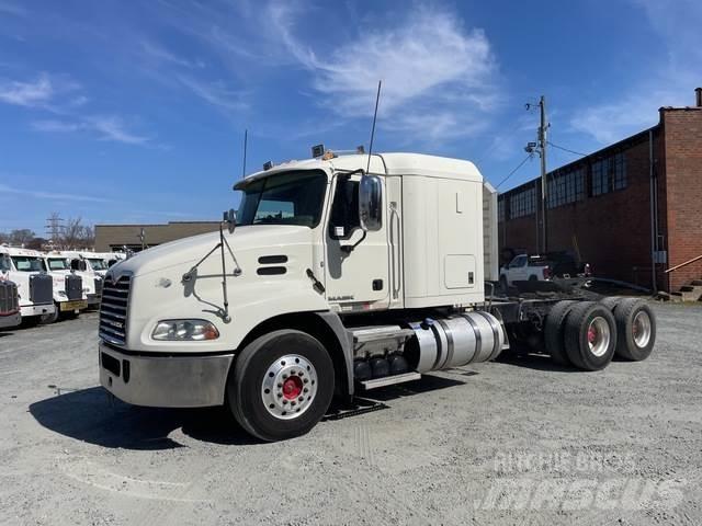 Mack CXU613 Truck Tractor Units