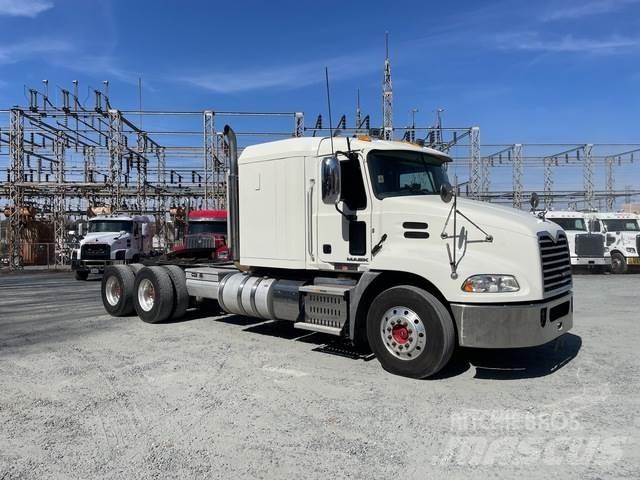 Mack CXU613 Truck Tractor Units