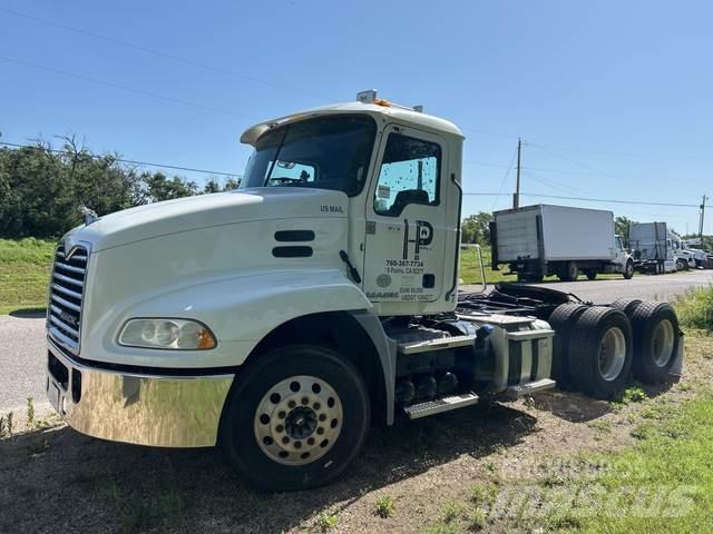 Mack CXU613 Truck Tractor Units