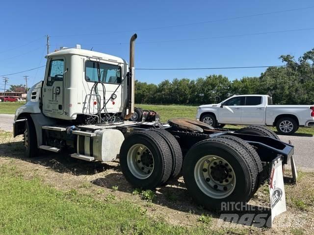 Mack CXU613 Truck Tractor Units
