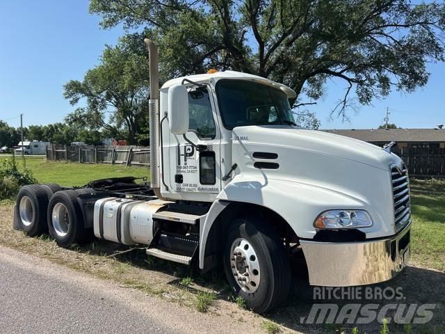Mack CXU613 Truck Tractor Units