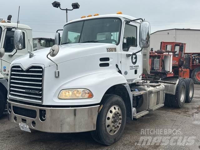 Mack CXU613 Truck Tractor Units