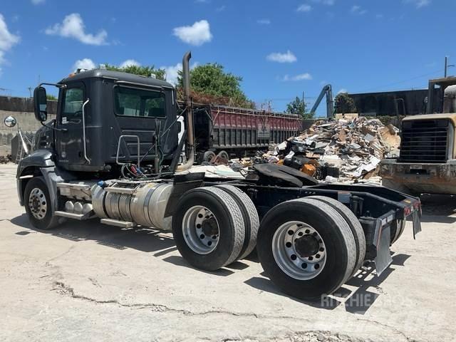 Mack CXU613 Truck Tractor Units