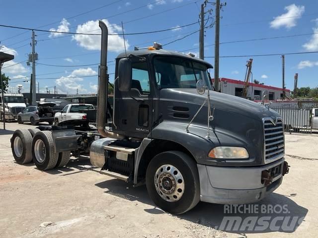 Mack CXU613 Truck Tractor Units