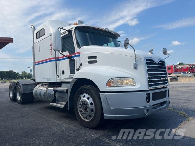 Mack CXU613 Truck Tractor Units