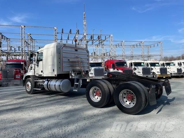 Mack CXU613 Truck Tractor Units