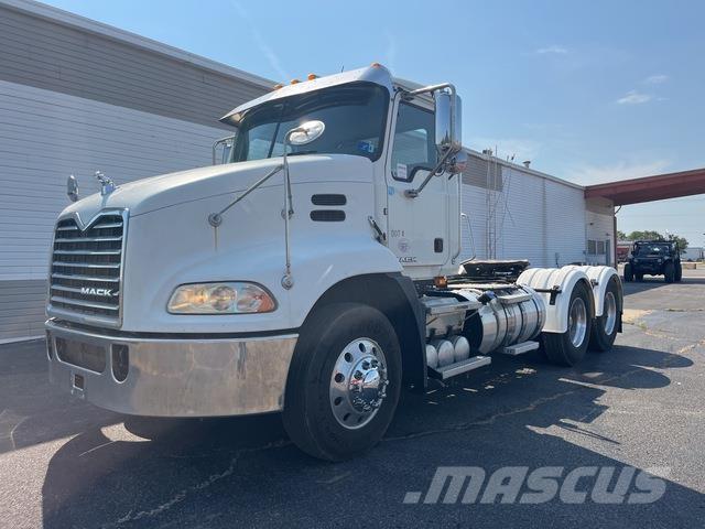 Mack CXU613 Truck Tractor Units