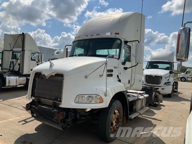Mack CXU613 Truck Tractor Units
