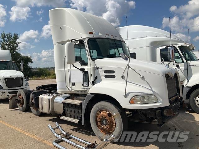 Mack CXU613 Truck Tractor Units