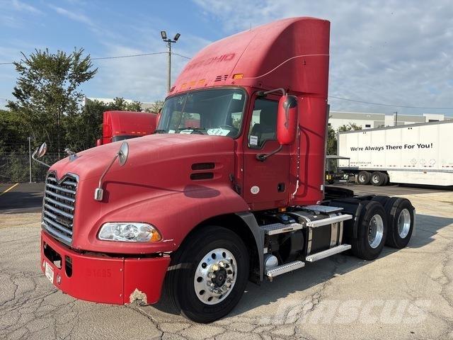 Mack CXU613 Truck Tractor Units