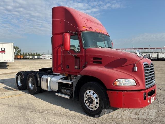Mack CXU613 Truck Tractor Units
