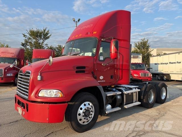 Mack CXU613 Truck Tractor Units