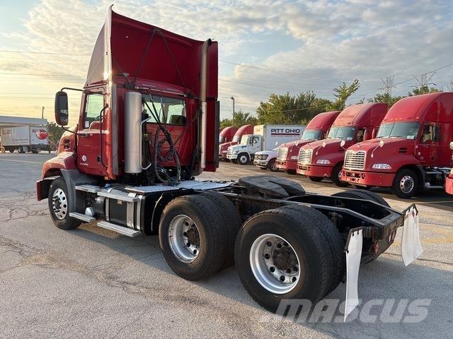 Mack CXU613 Truck Tractor Units