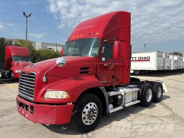 Mack CXU613 Truck Tractor Units