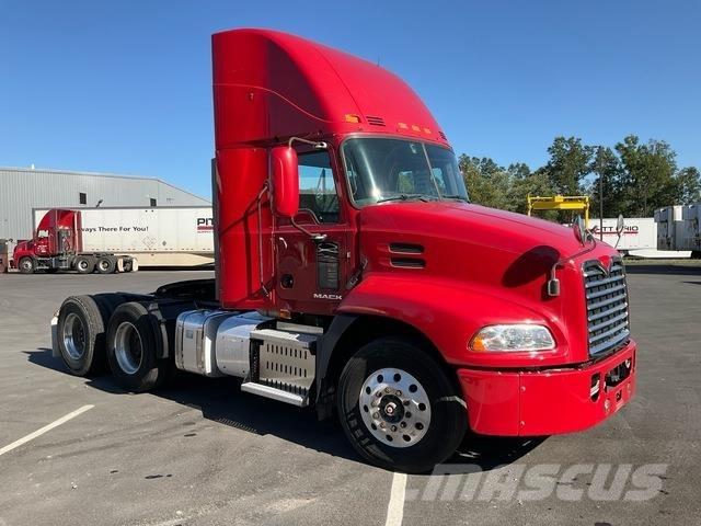 Mack CXU613 Truck Tractor Units
